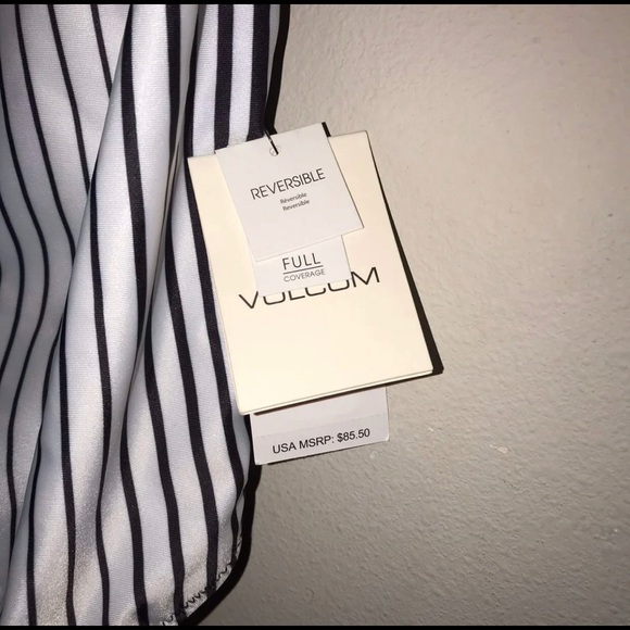 volcom reversible swimsuit - Picture 6 of 7